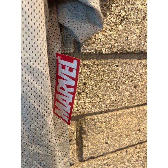 Marvel Spider-Man 62 Graphic Mesh Jersey T-Shirt M Maroon & White NWT RARE - Picture 2 of 6